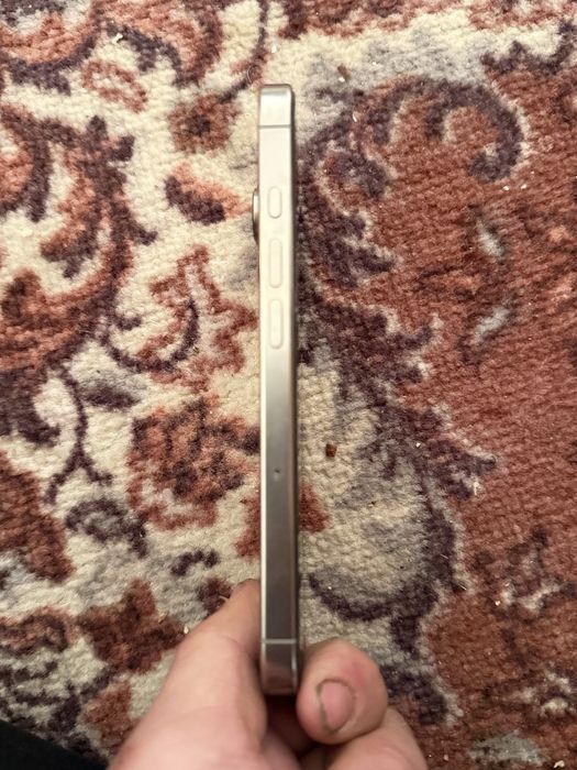 Продам айфон 16 про