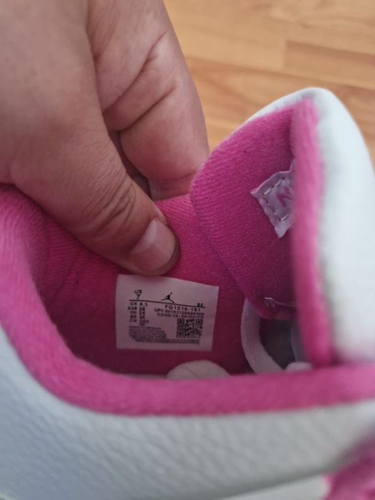 Adidași Jordan Retro patru