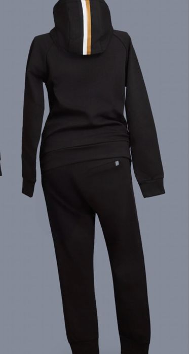 Дамски спортен екип премиум бранд