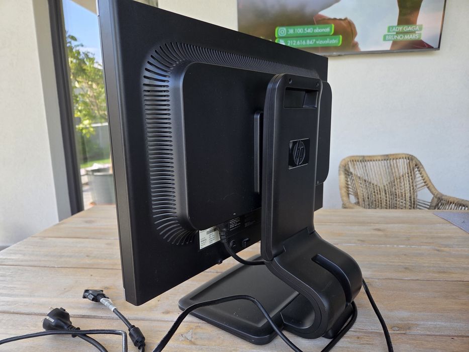 Monitor hp LA2205wg