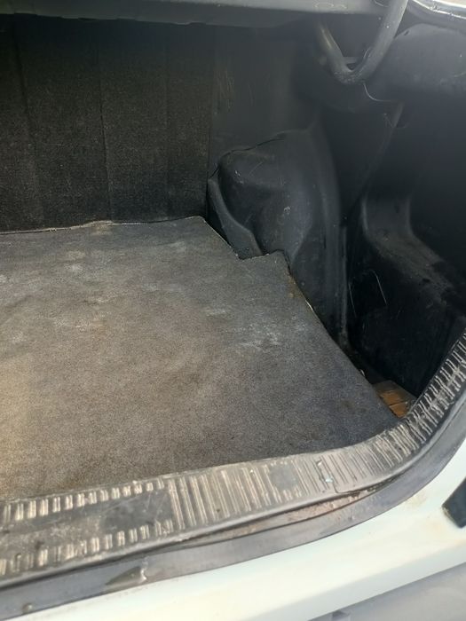 На части Мерцедес 124