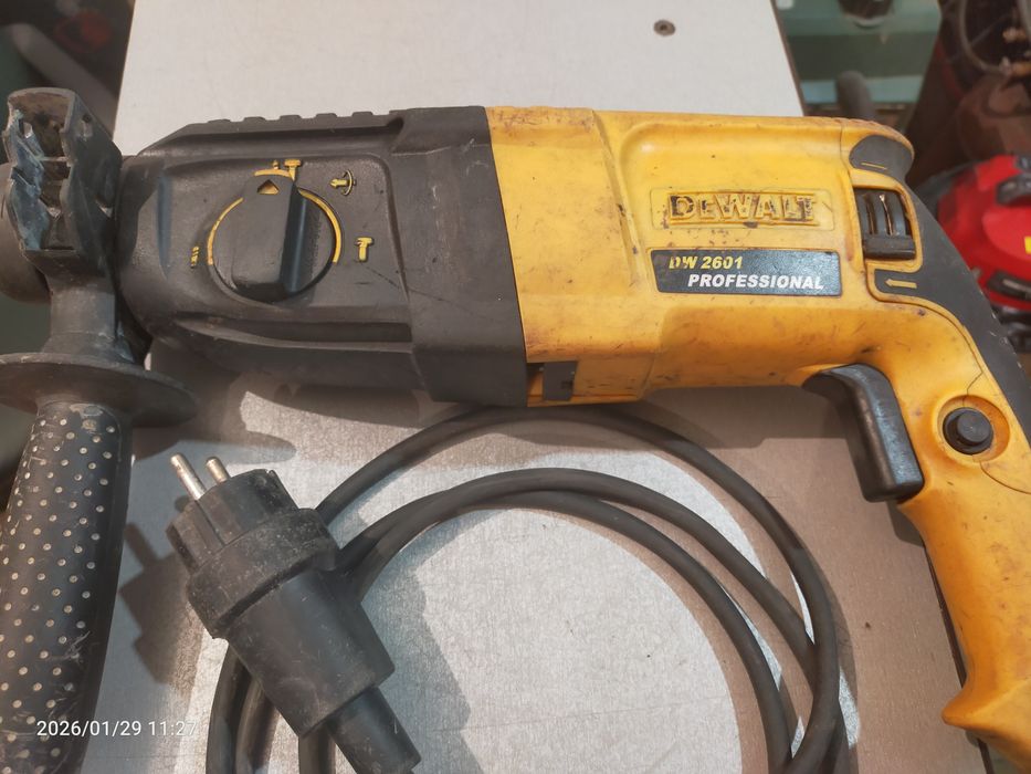 Болгарка УШМ ВИХРЬ 125, перфоратор DeWALT