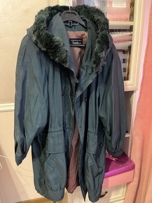 Продается Парка зимняя.
