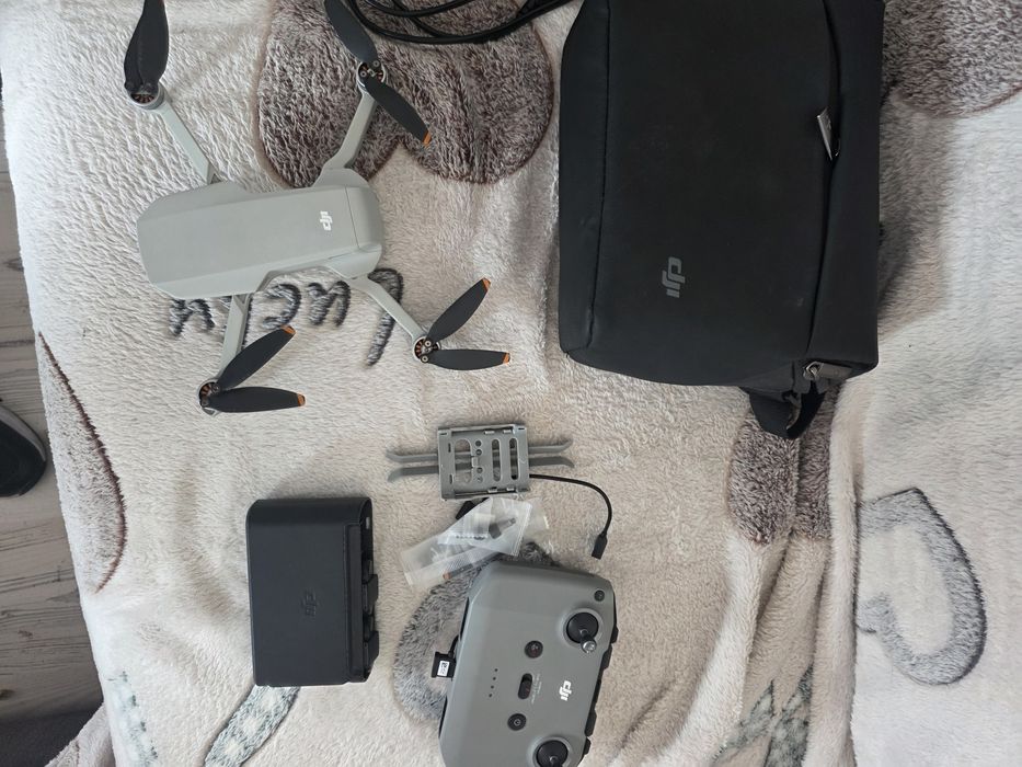 Vand Drona DJI mini 2