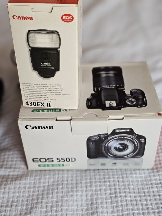 Цифровой фотоаппарат б/у Canon 550D