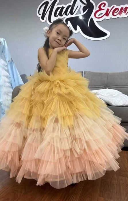 Продам детские платья