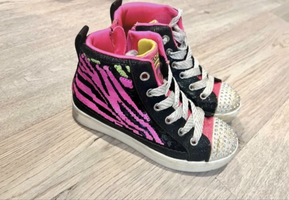 Adidasi cu paiete si lumini nr 31 skeachers