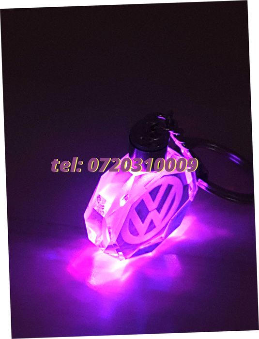 Promotie Breloc Din Cristal Led 6 Culori Volkswagen Sau Alte Auto