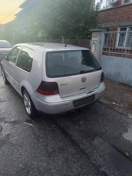 Продавам на части