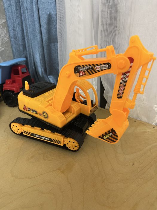Детские большые и средние игрушки