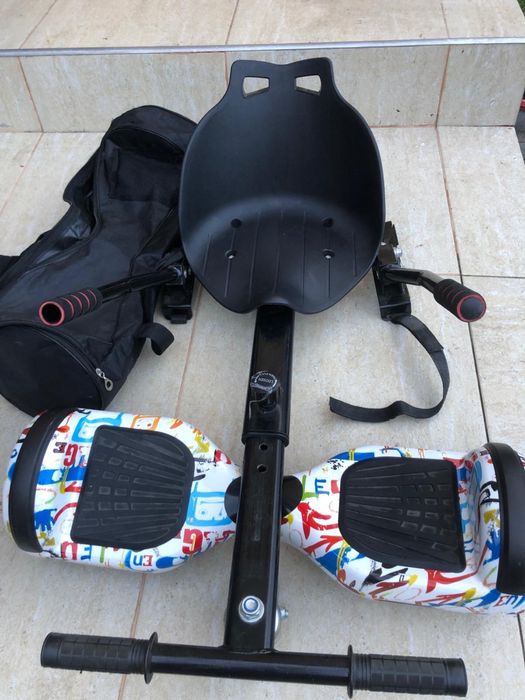 Hoverboard cu lumini , cu conectare wi-fi pt muzica. Are husa, încărcător și telecomanda . Se poate atașa și scaunul .
