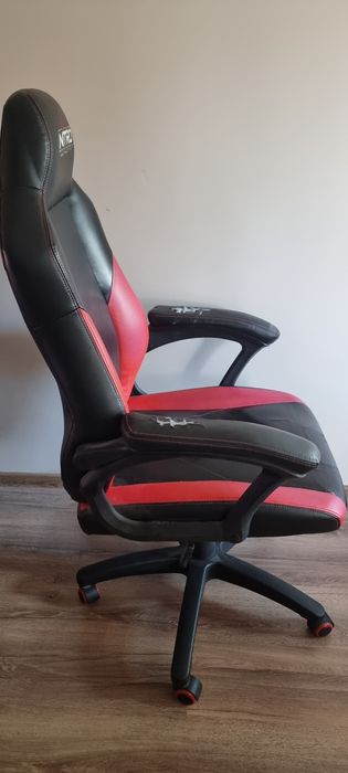 Гейминг стол Nitro Concepts C100