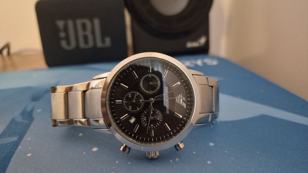 Vând ceas Armani