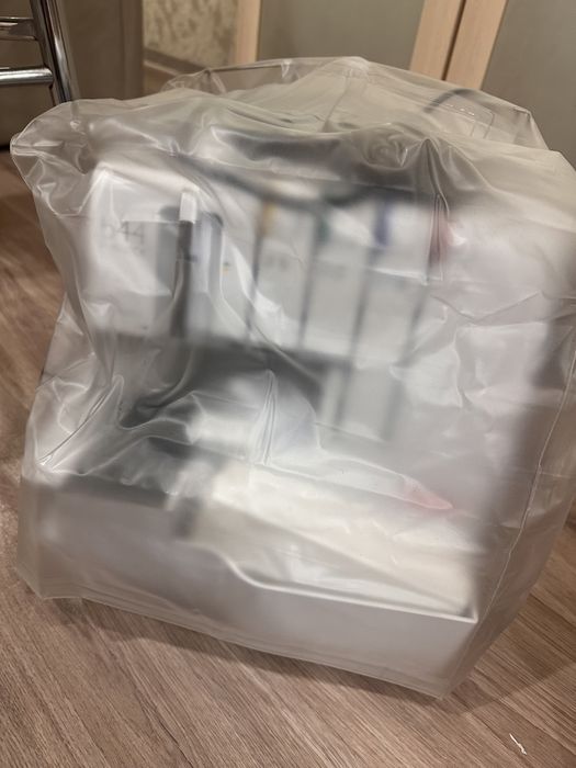 Продаю оверлок Bernina