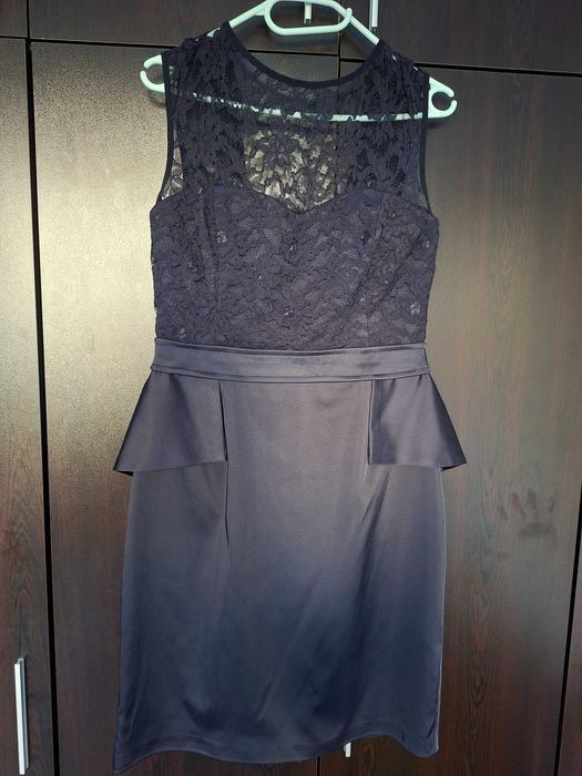 Тъмносиня бална рокля