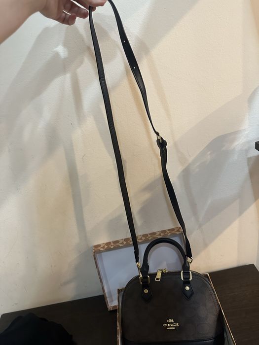 Сумка Coach коричневая размер М