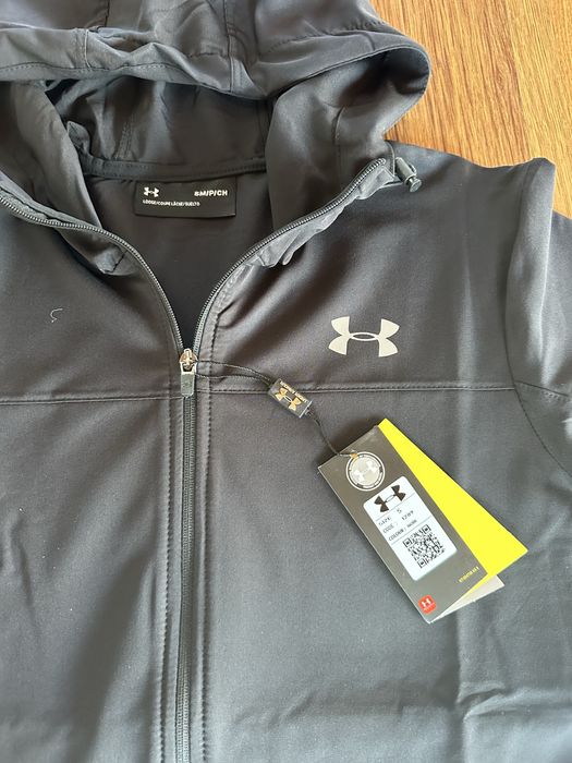 Мъжки,шушлеков,черен екип Under Armour с щампа на гърба