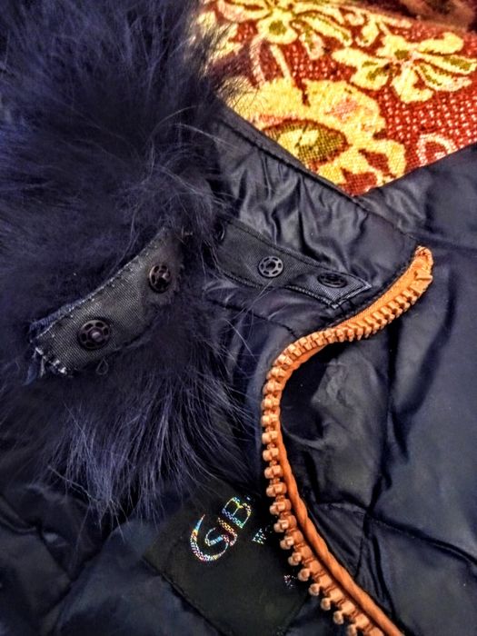 Продаю женскую куртку