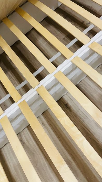 Двуспальная кровать 160*200 с матрасом новая