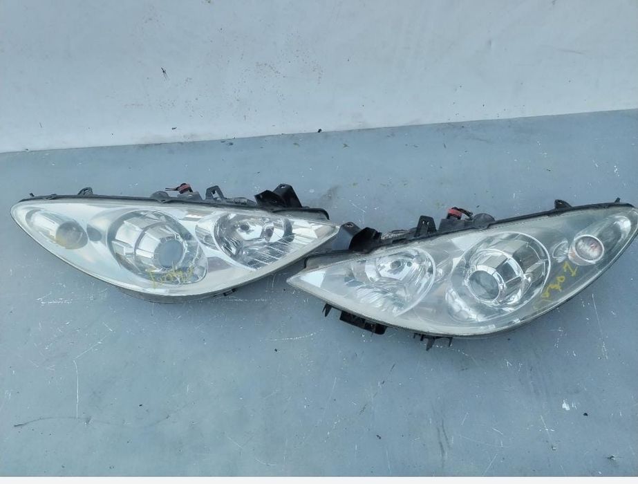 Far Stanga Dreapta Peugeot 307 cu lupa European