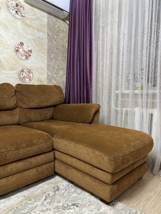 Продам диван угловой.