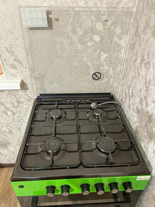 Продам газ плиту новую