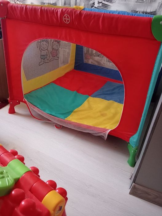 Манеж детский продам