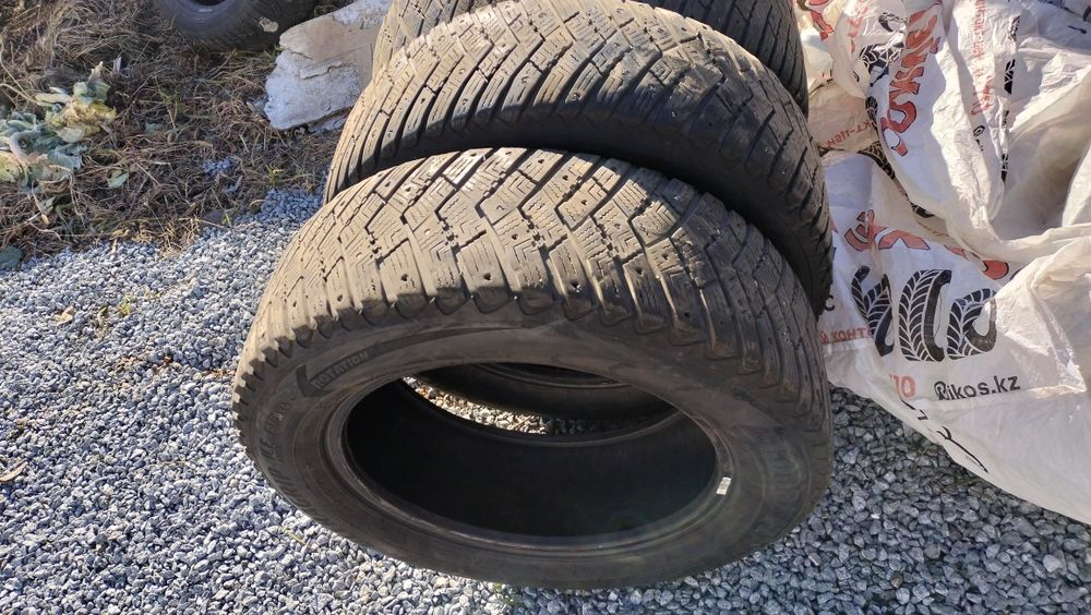 Продам зимние шины 225 60 р17