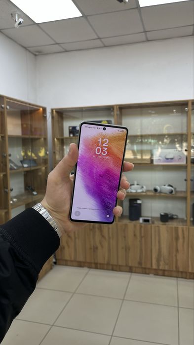 Смартфон Samsung Galaxy A73 5G