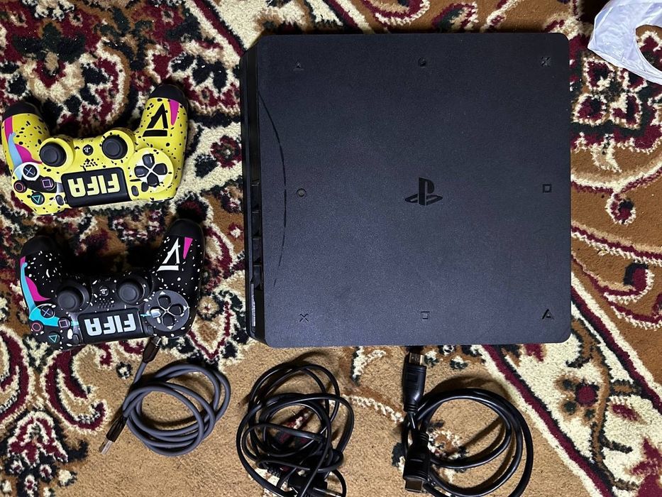 Playstation 4 slim 1terabaytli xolati ploplombasi joyida
