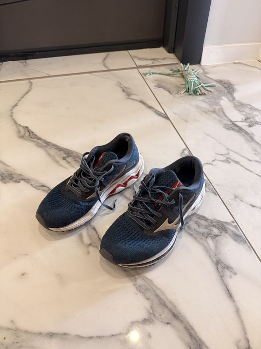 Маратонки Mizuno 42