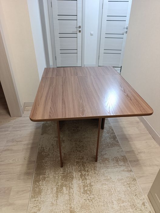 Продам стол книжка.