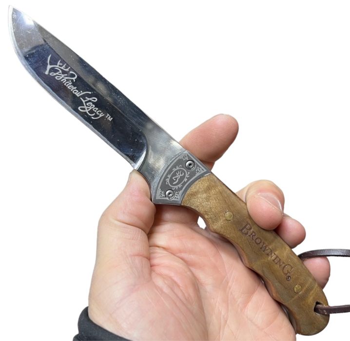 Ловен нож BROWNING с кожена кания дървена дръжка 22см