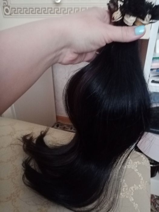 Волосы чёрные, славянка