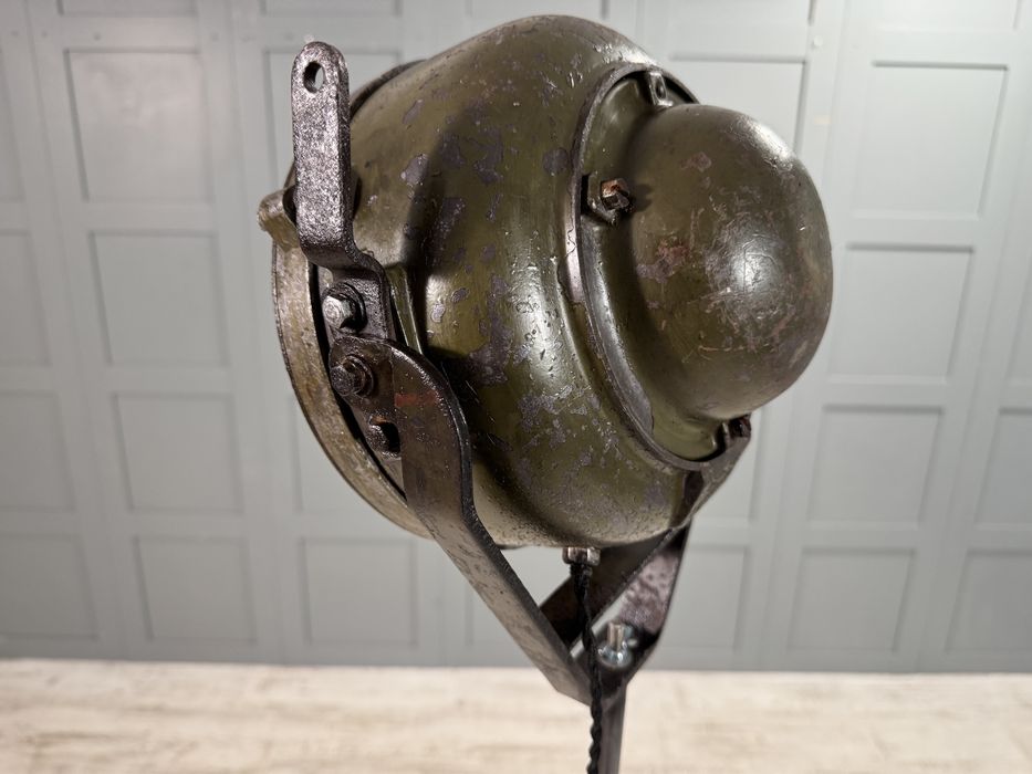 Лампион в индустриален стил - фар от танк Р398