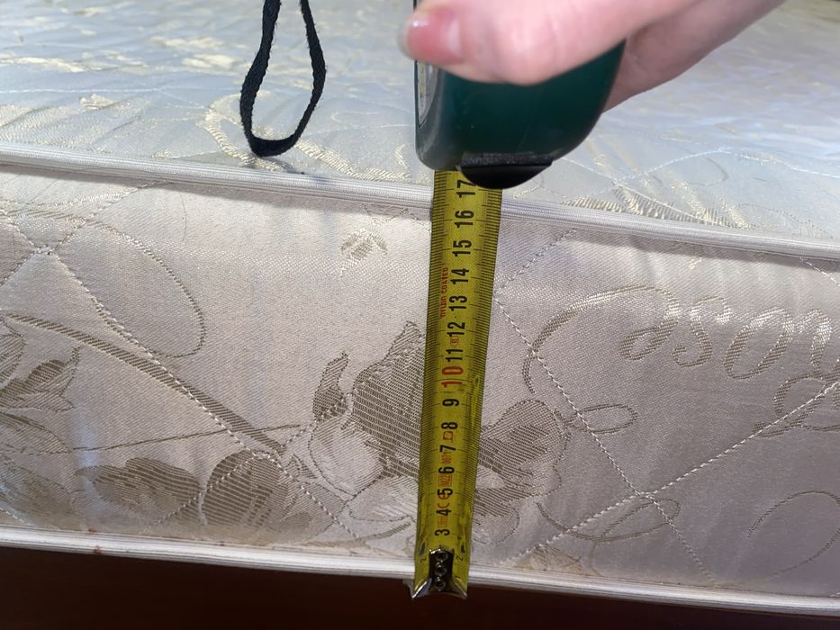 Продам кровать с матрасом