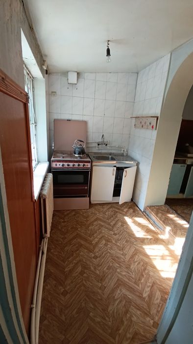 Продается квартира: 3 спальни + 2 санузла + веранда + 2 огорода|1 этаж