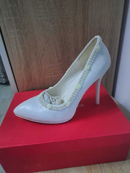 Pantofi de mireasa