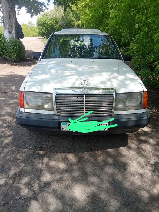 Продам машину мерседес 230Е