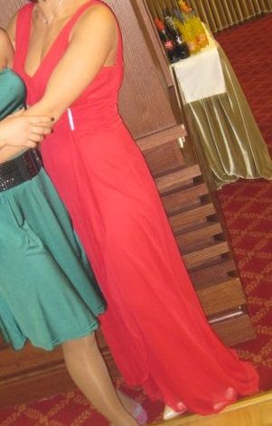 Червена официална рокля