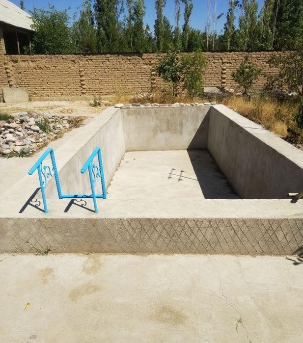 Продам и обмен на квартиру на дачу свою в Чирчике 6 соток, 3х комнатны