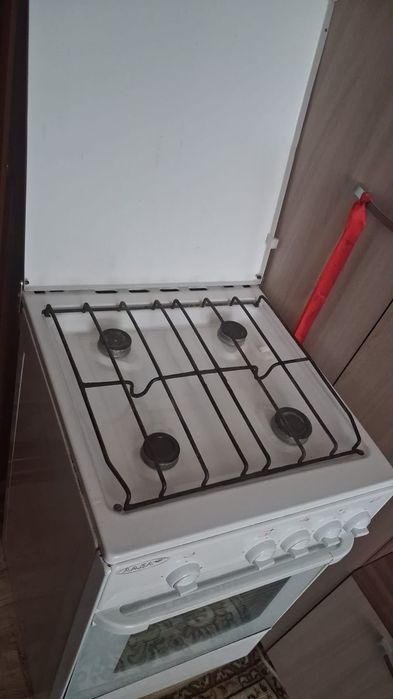 Продам газовую плиту