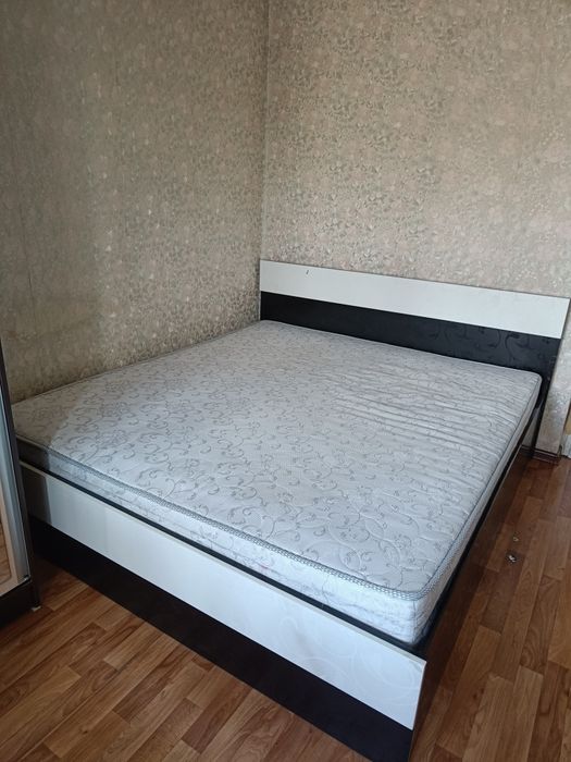 Продам кровать 2*180