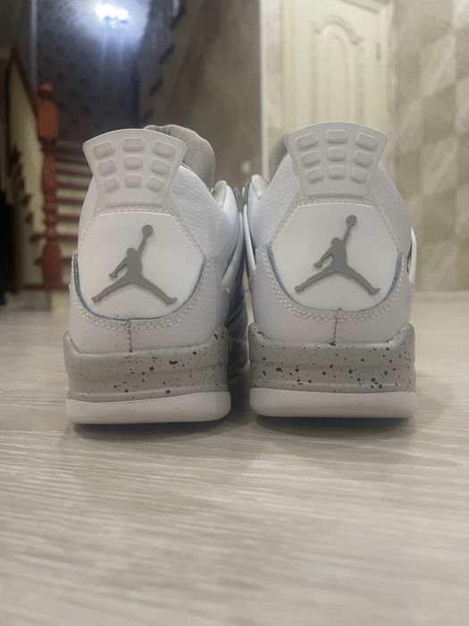 Продам новый кроссови Jordan 4 размер 40