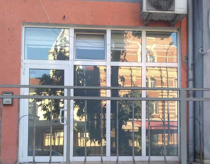 Дава се под наем Магазин в Русе, Хъшове - 45 кв.м за 255 € - Снимка #1