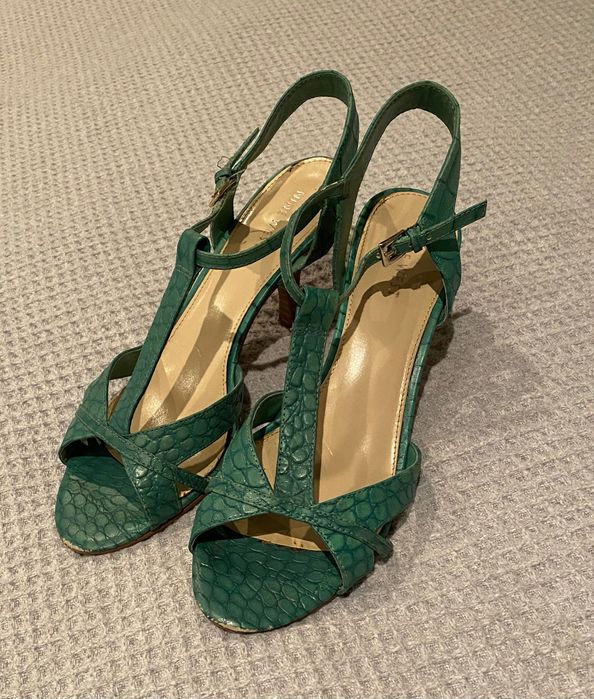 Комплект сандали с чанта на Nine West от еко кожа