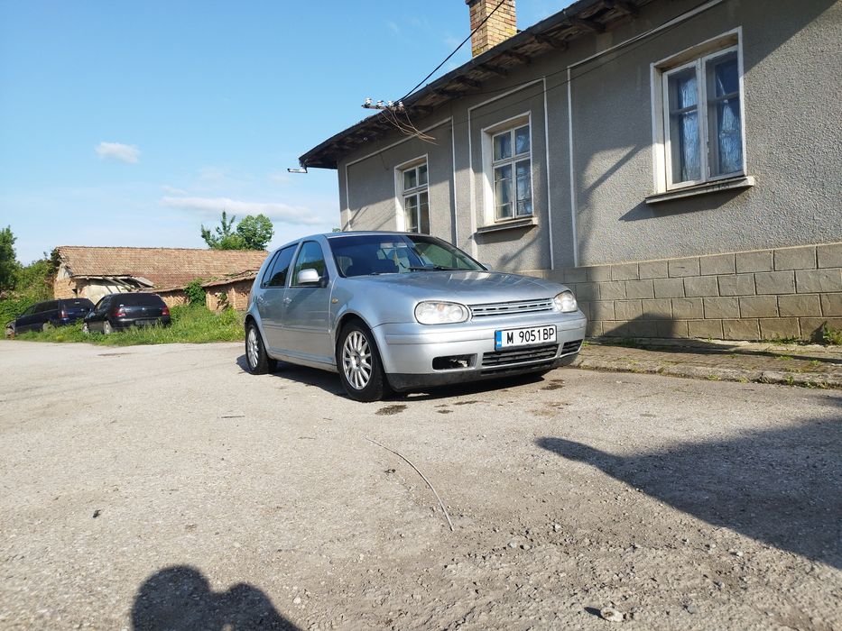 Продавам голф 4 1.9 131 6 скорости На чаати