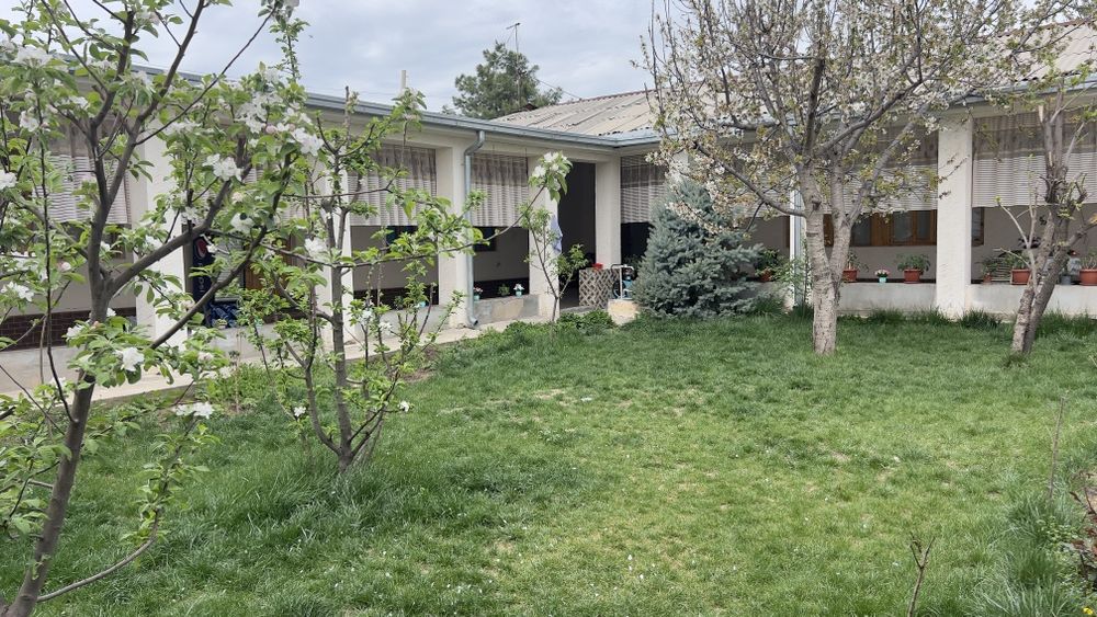 Uy sotiladi. Judayam fayzli uy. Yana kelishamiz