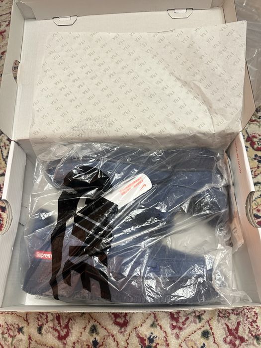 Новые кроссовки Nike Airmax Supreme