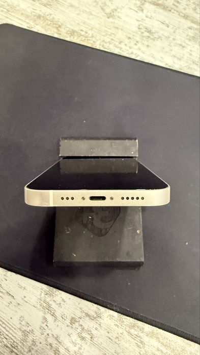 Продам айфон 13.